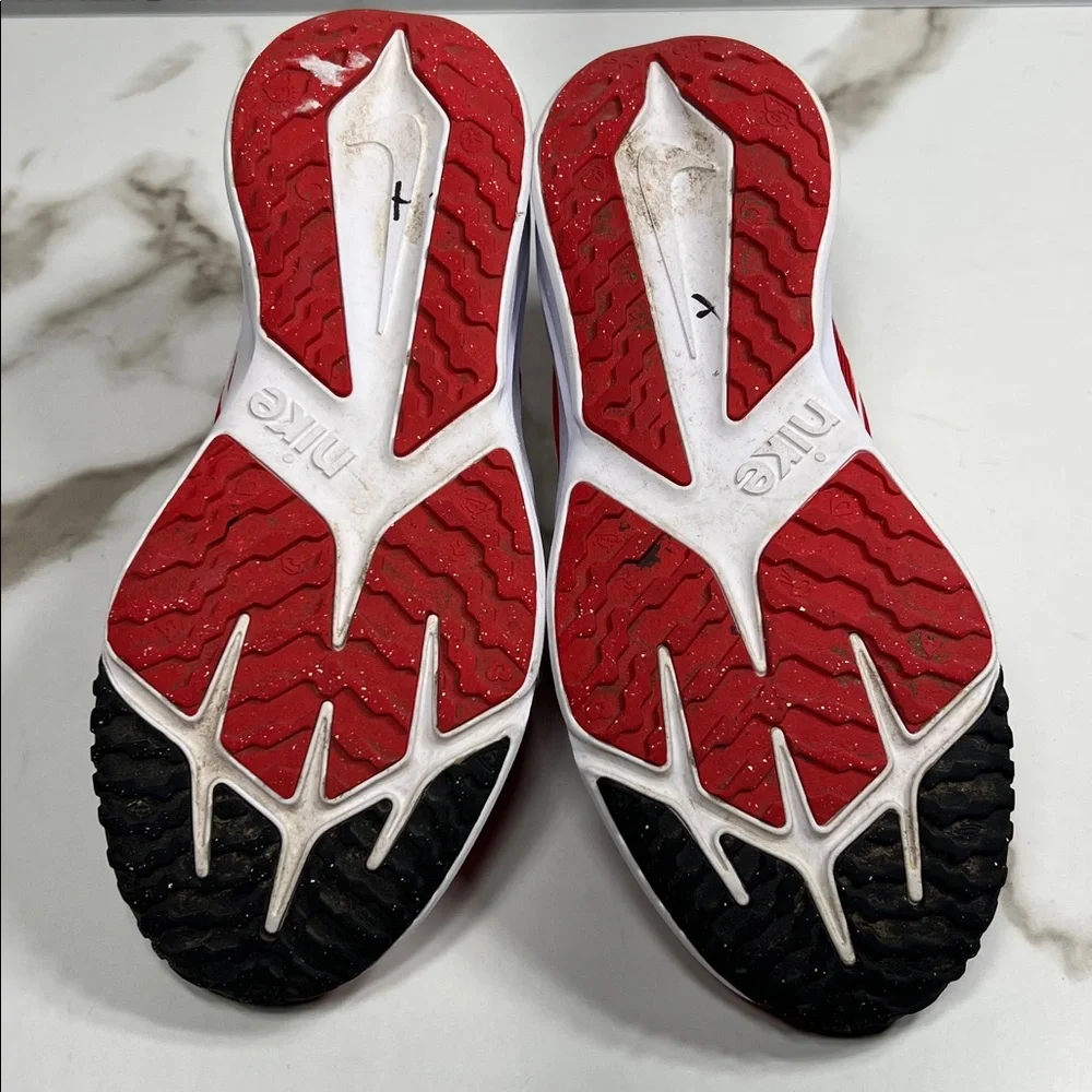 Nike red/white Star Runner shoes size 6Y
